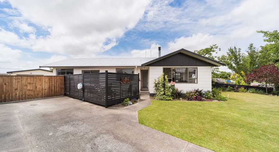  at 27 Hillcrest Drive, Kelvin Grove, Palmerston North, Manawatu / Whanganui