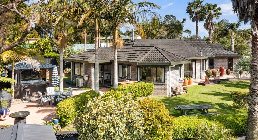 at 184 Cliff View Drive, Green Bay, Auckland