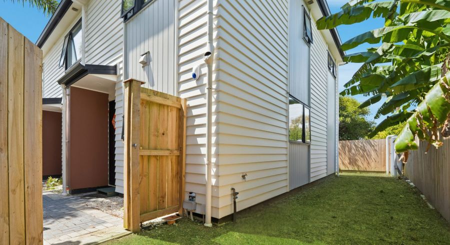  at 7/3 Royal View Road, Te Atatu South, Waitakere City, Auckland