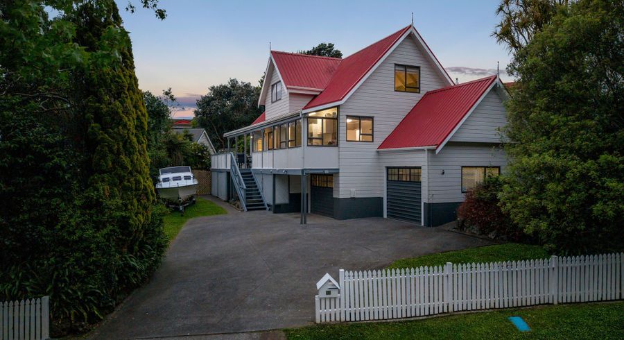  at 33 Orinda Close, Botany Downs, Manukau City, Auckland