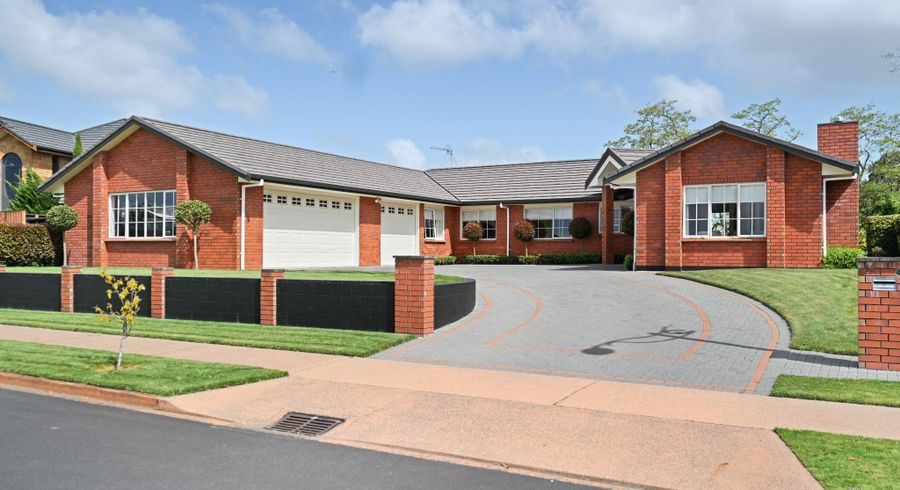  at 12 Raungawari Drive, Huntington, Hamilton