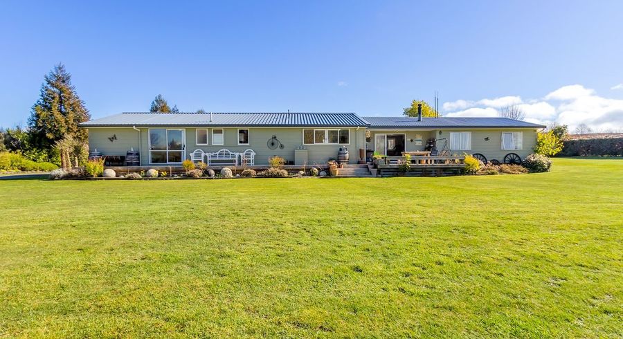  at 21 Riverpark Drive, Kuratau