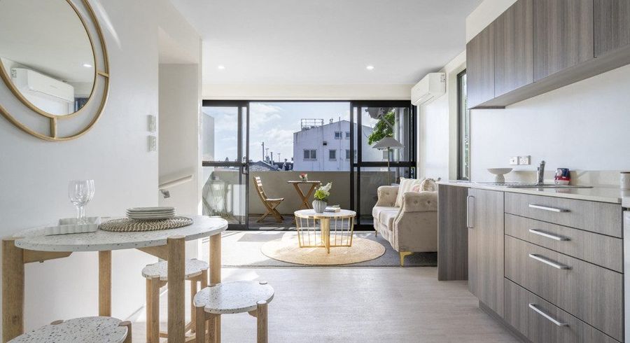  at 2/1902 Great North Road, Avondale, Auckland City, Auckland