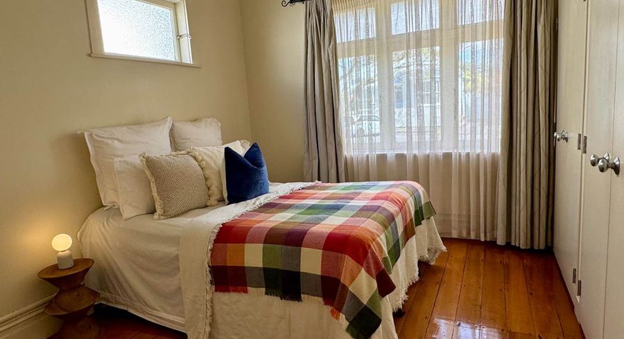  at 2/9 Essex Road, Mount Eden, Auckland City, Auckland