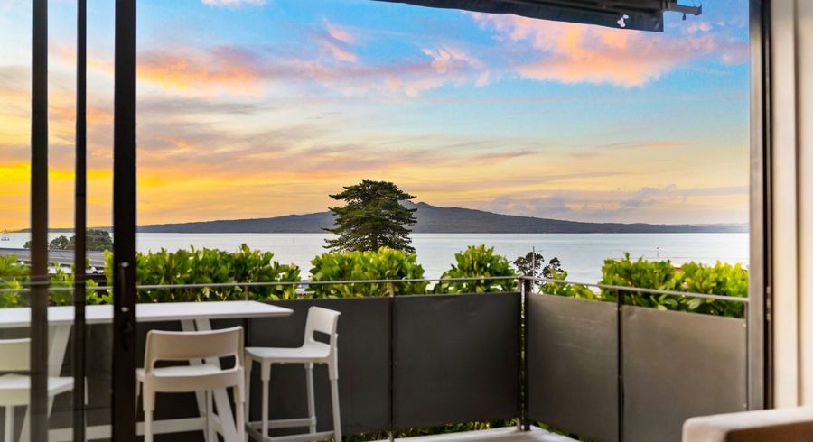  at 4 Ronaki Road, Mission Bay, Auckland