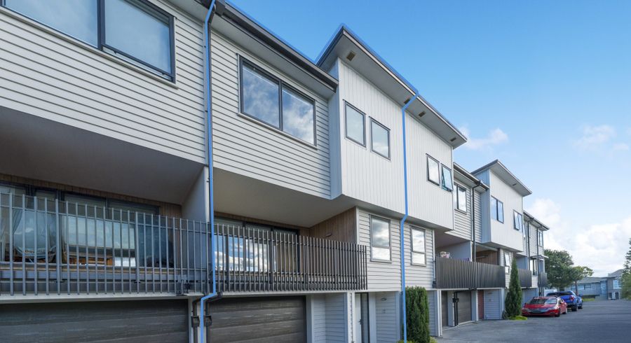  at 5/5 Peachgrove Road, Te Atatu Peninsula, Waitakere City, Auckland