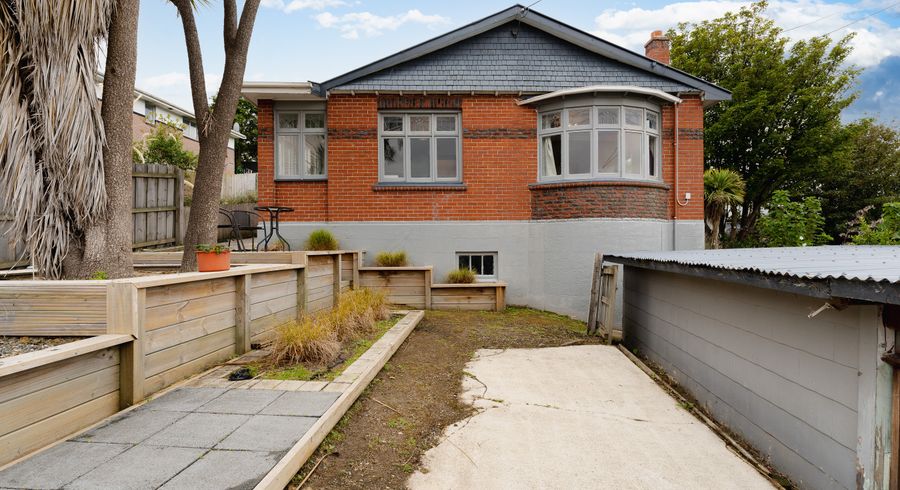  at 2 Wakatipu Street, Ravensbourne, Dunedin