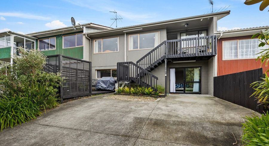  at 2/2 Forsythe Place, Massey, Waitakere City, Auckland