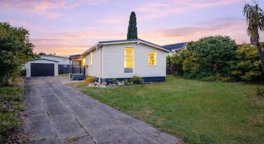  at 32 Akoranga Drive, Northcote, North Shore City, Auckland