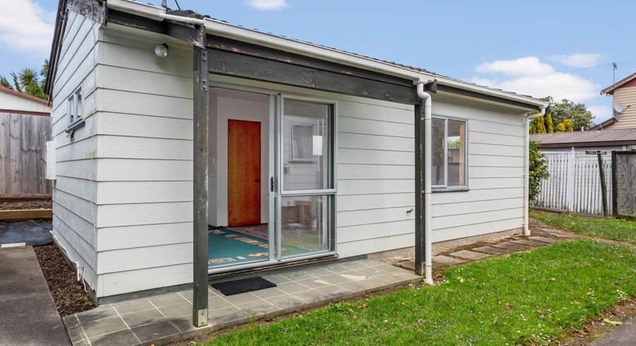  at 8 Devonshire Road, Unsworth Heights, Auckland