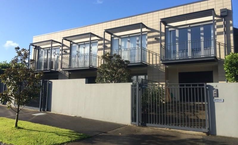  at 2/28 Burwood Crescent, Remuera, Auckland City, Auckland