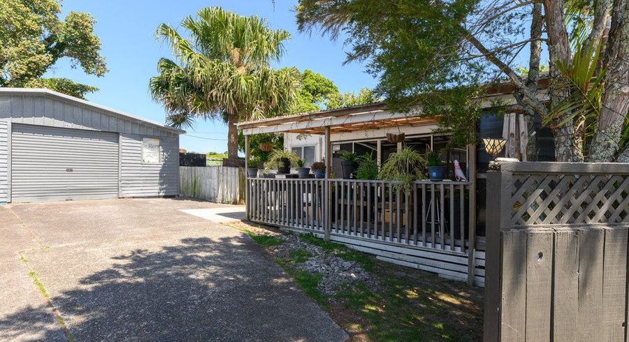  at 2/24 Newington Road, Henderson, Waitakere City, Auckland