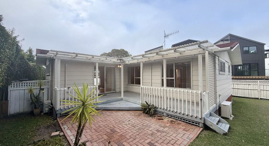  at 6 Salamanca Road, Sunnynook, North Shore City, Auckland