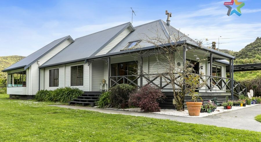  at 1 Cottle Heath Close, Manor Park, Lower Hutt