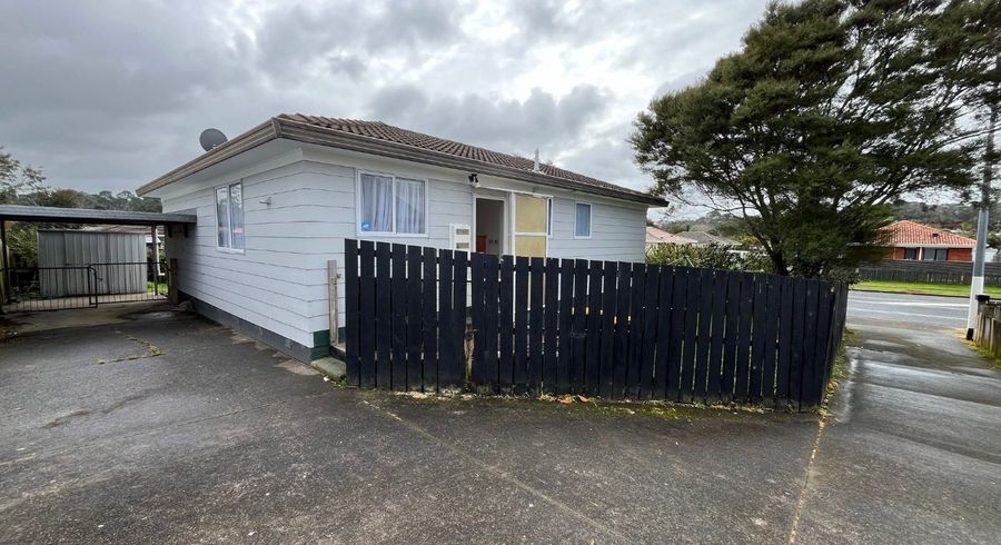  at 1/220 Waitemata Drive, Ranui, Auckland