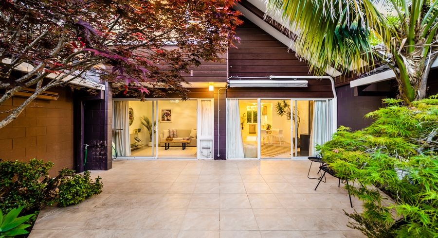  at 2/11 Pukeora Avenue, Remuera, Auckland