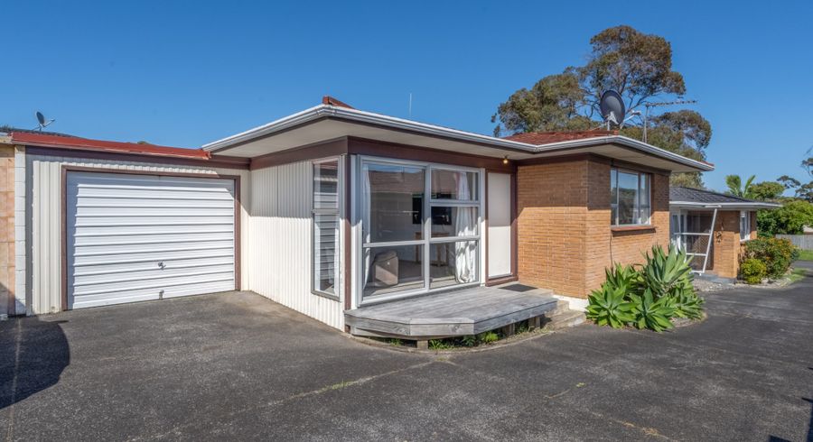  at 2/38 Ballater Place, Highland Park, Manukau City, Auckland