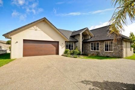  at 49 Palliser Drive, Huntington, Hamilton