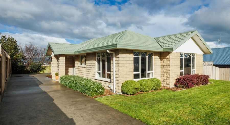  at 24 Logan Way, Kelvin Grove, Palmerston North