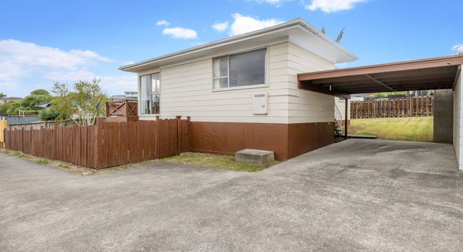  at 1/11 Charntay Avenue, Clover Park, Auckland