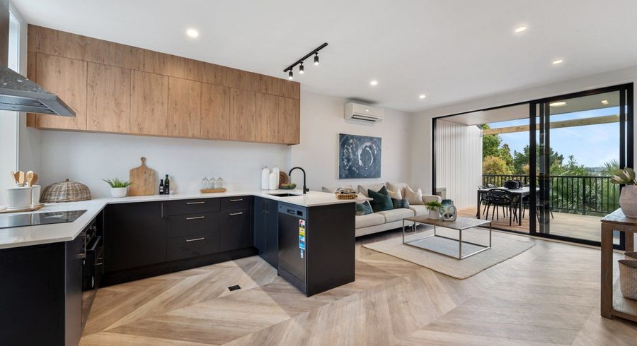  at 2/8 Bennett Road, Pakuranga, Auckland