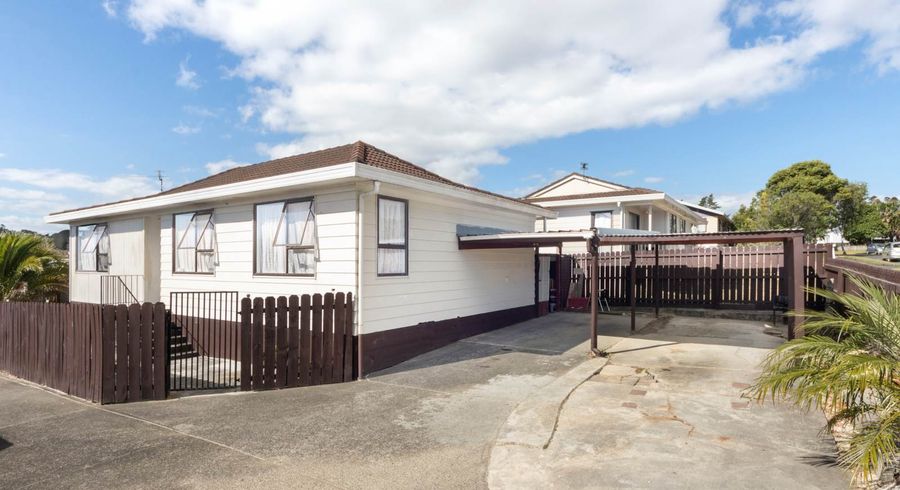  at 4/76 Luanda Drive, Ranui, Auckland