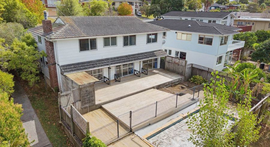  at 33 Meadowvale Avenue, Forrest Hill, North Shore City, Auckland