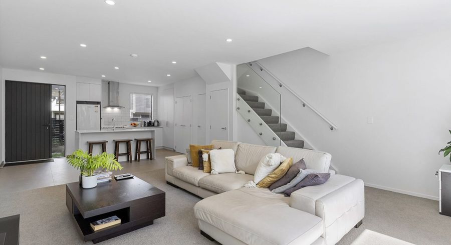  at 25/82 East Coast Road, Milford, North Shore City, Auckland