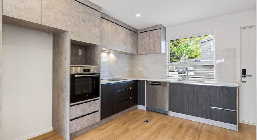  at 5/129 Lancaster Road, Beach Haven, Auckland
