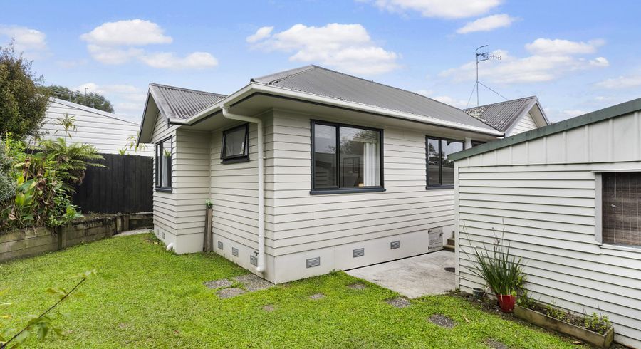  at 8A Coey Place, Glen Eden, Auckland