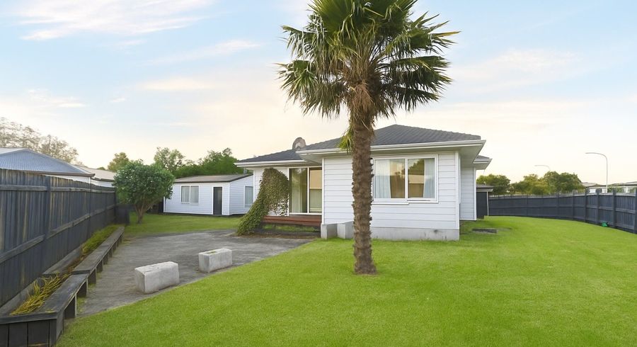  at 2/17 Trimdon Street, Randwick Park, Manukau City, Auckland