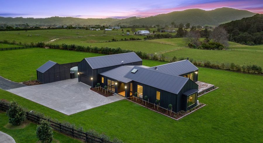  at 4 Rossbern Lane, Papakura