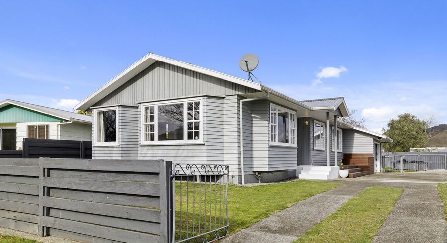  at 9 Bonnie Glen Crescent, Ebdentown, Upper Hutt
