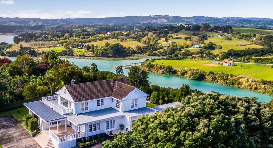  at 5 Estuary Views, Shelly Park, Auckland