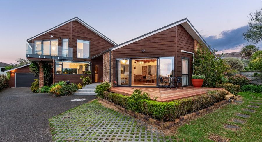  at 10 Kowhai Road, Campbells Bay, Auckland