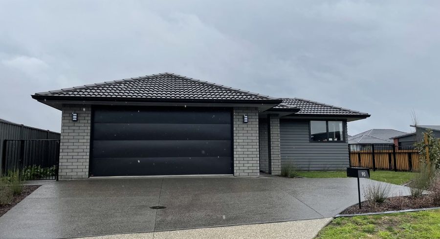  at 90 Tabraham Crescent, Pyes Pa, Tauranga