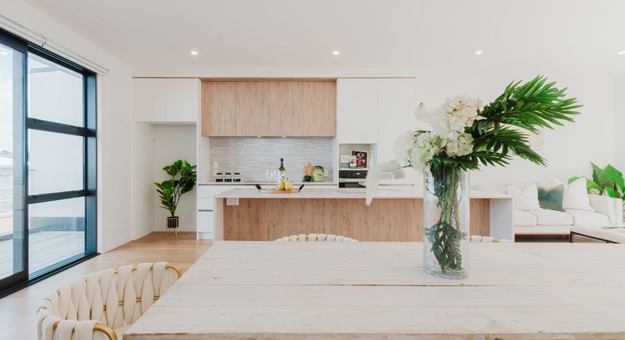  at 952E East Coast Road, Northcross, North Shore City, Auckland