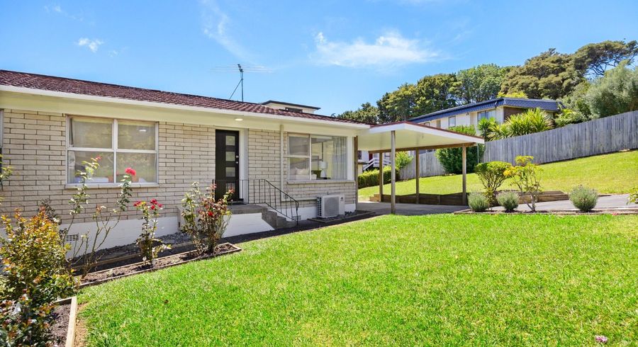  at 2/13 Kathleen Street, Totara Vale, North Shore City, Auckland