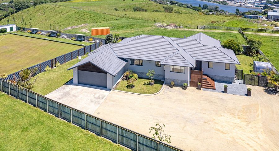  at 12 Windsor Terrace, Durie Hill, Whanganui