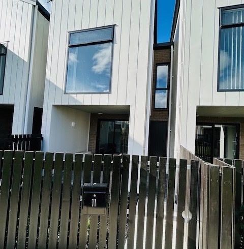  at 11 Tima Lane, Mangere Bridge, Manukau City, Auckland