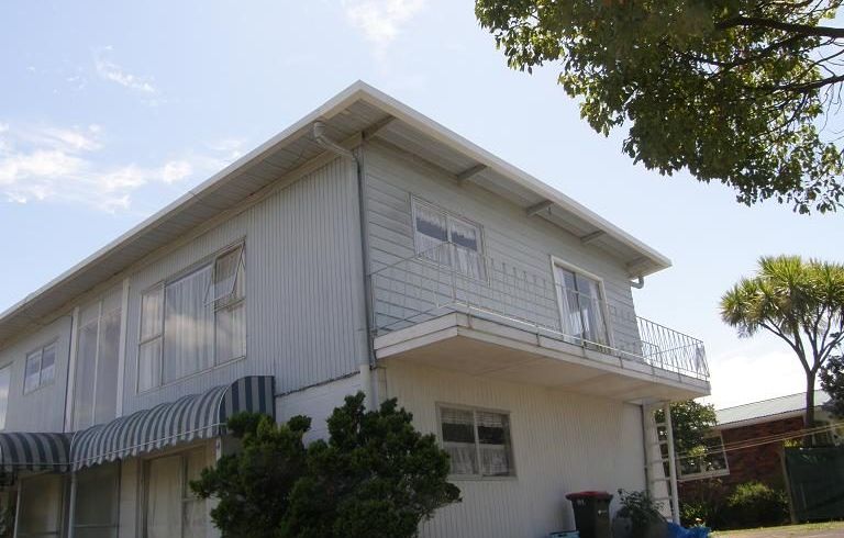  at 2/42 Simkin Avenue, Saint Johns, Auckland City, Auckland