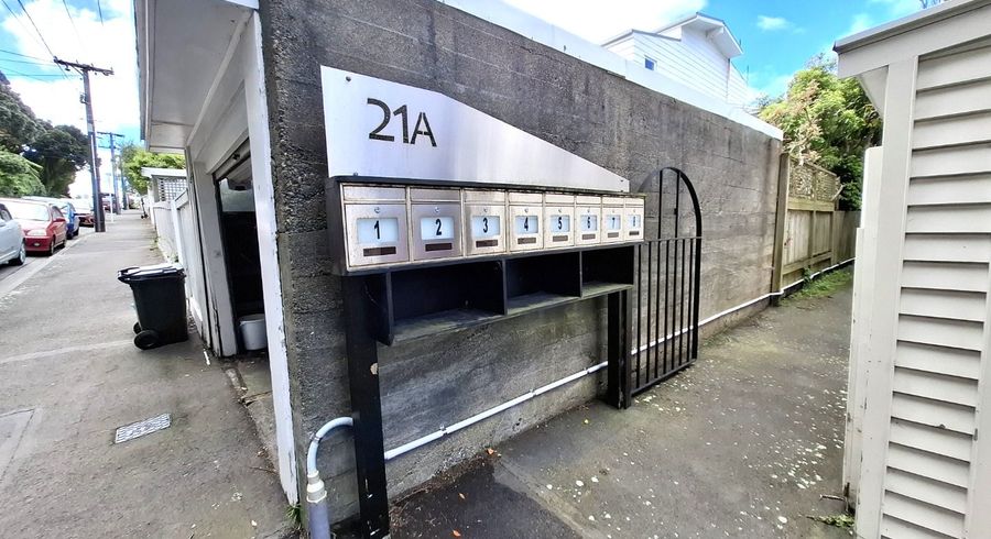  at 2/21a Talavera Terrace, Kelburn, Wellington, Wellington