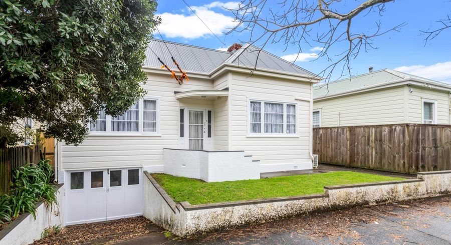  at 2/7 Brentwood Avenue, Mount Eden, Auckland City, Auckland