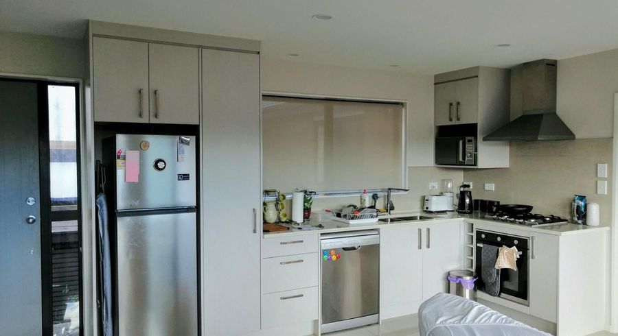  at 1/33 Everglade Dr, Goodwood Heights, Manukau City, Auckland