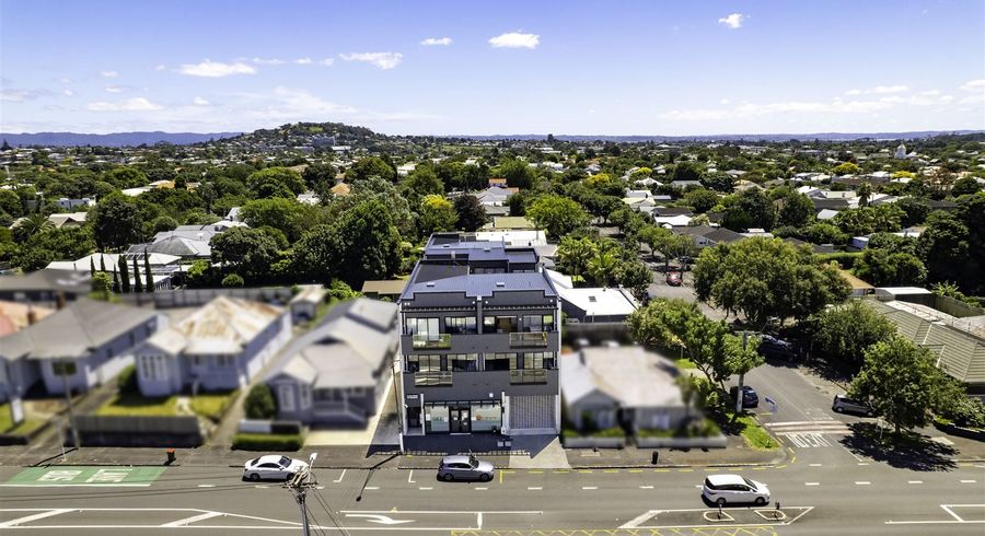  at 2/661 Dominion Road, Mount Roskill, Auckland