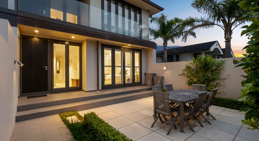  at 2/18 Tuhaere Street, Orakei, Auckland
