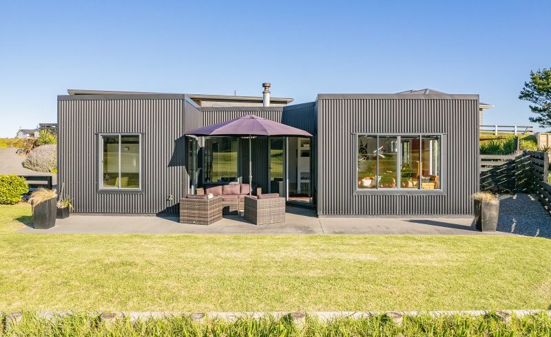  at 21 Golf Vue Place, Castlecliff, Whanganui