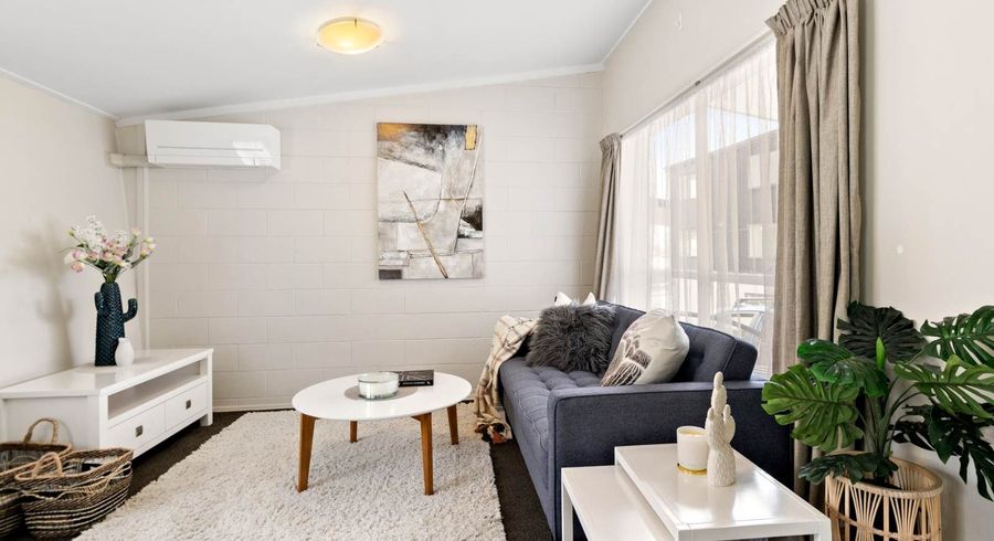  at 2/98 May Road, Mount Roskill, Auckland City, Auckland