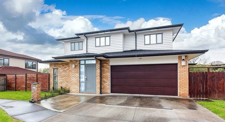  at 33 Midhurst Avenue, Henderson, Auckland