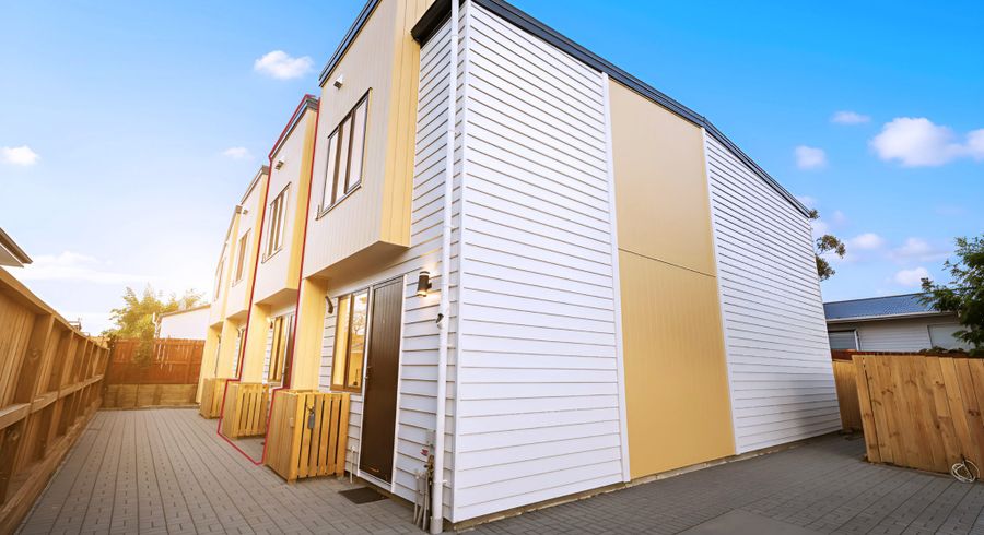  at 5/15 Normandy Place, Henderson, Waitakere City, Auckland